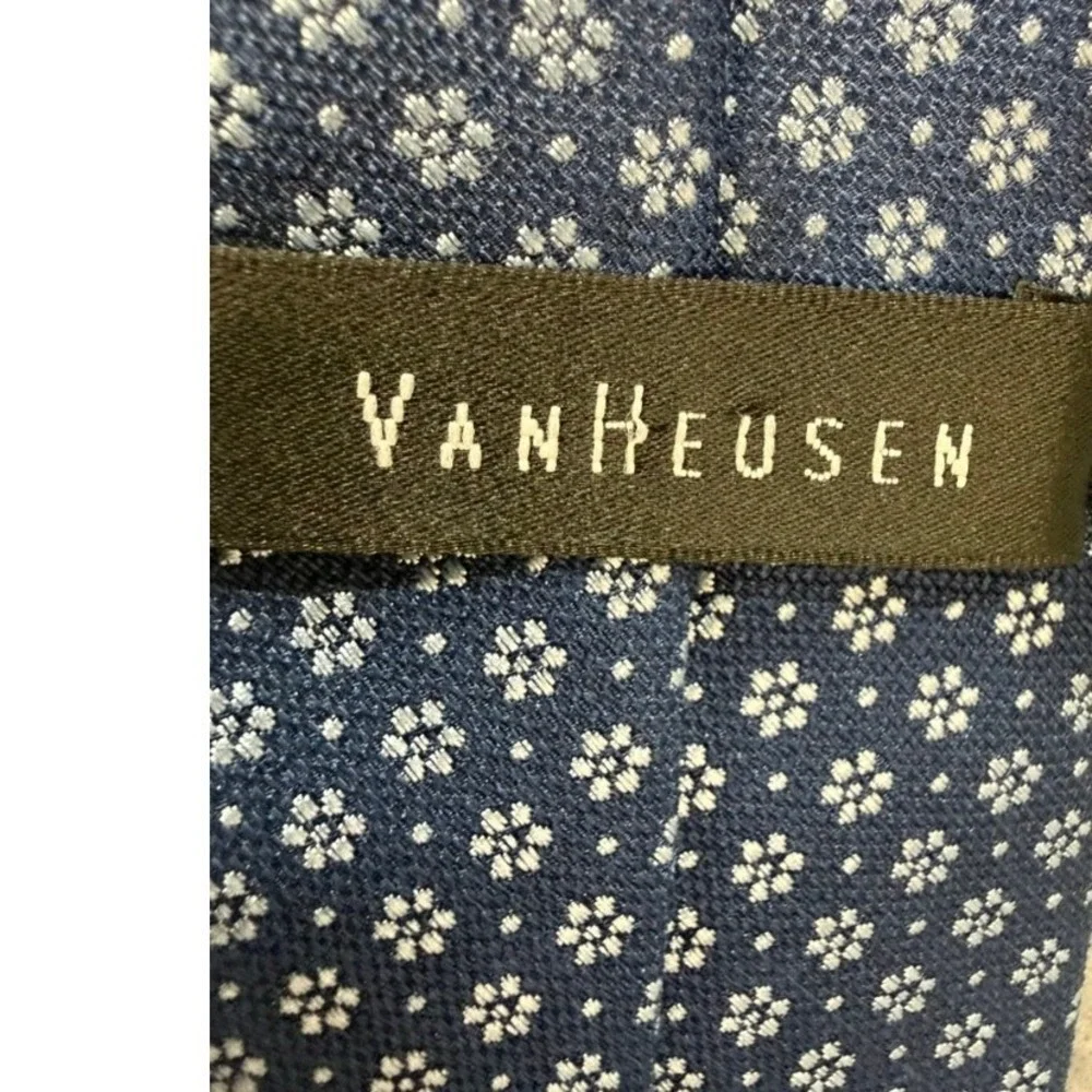 VTG Van Heusen Necktie Mens Tie Navy Blue White Floral Micro-pattern Narrow